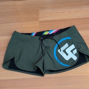 Reebok Green Athletic Low Rise Crossfit Shorts Size M